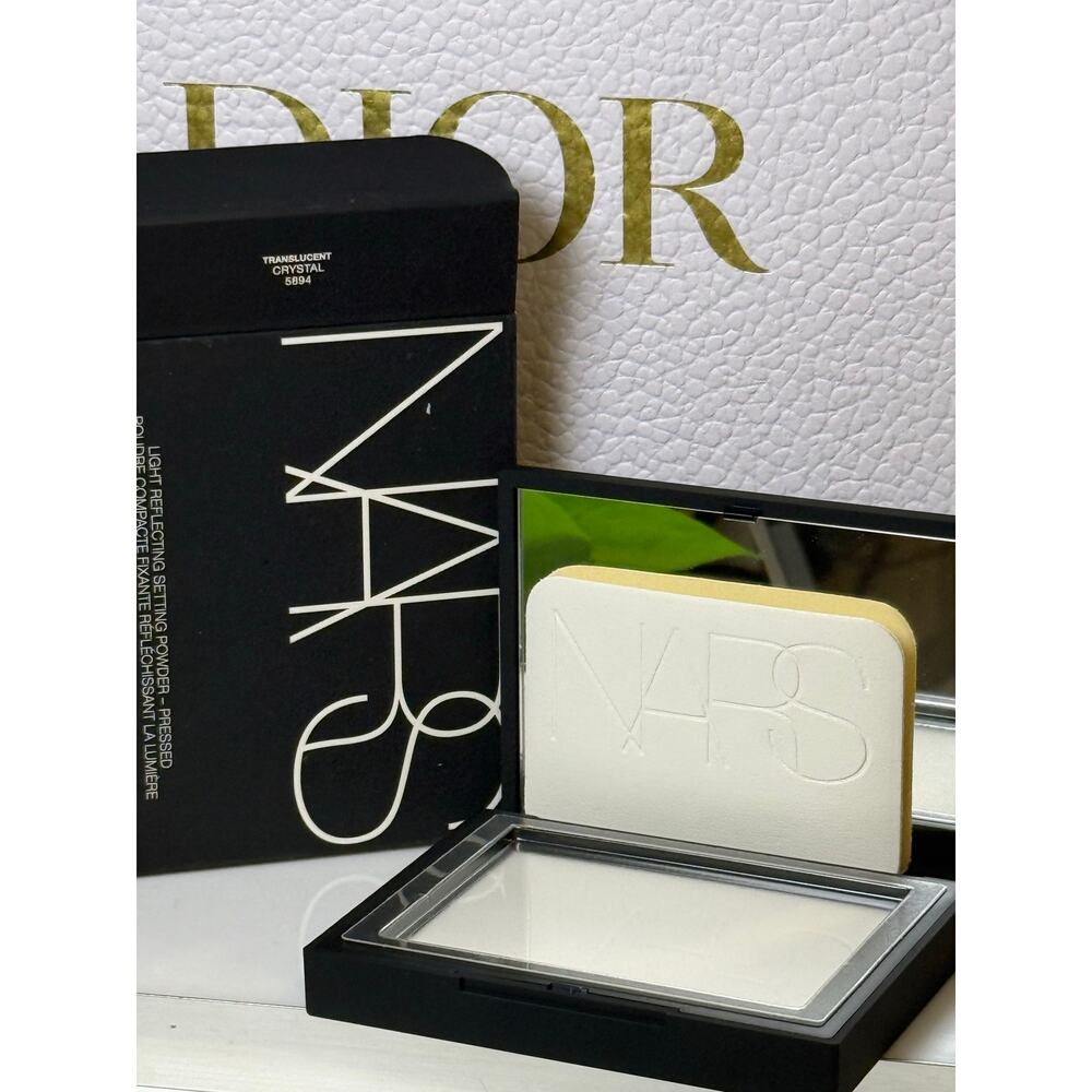 NARS  Light Reflecting Pressed Setting Powder 10g - NEW in box